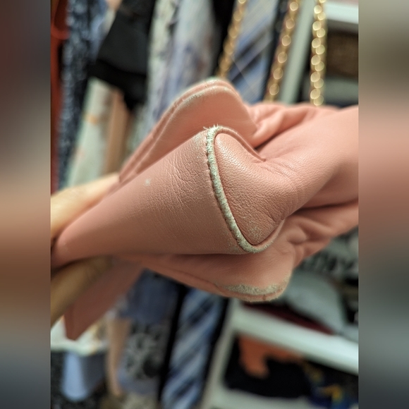 Ferragamo Vara Bow Shoulder Bag - Picture 10 of 11